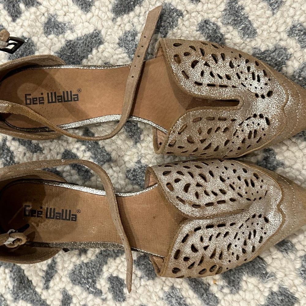 Gee Wawa flats size 9